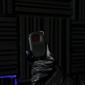 Multifunkční detektor skrytých zařízení s GPS alarmem a vibračním výstražným režimem