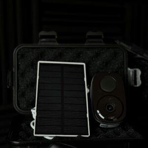 Solární bezpečnostní kamera s Wi-Fi, nočním viděním a detekcí pohybu - Černá